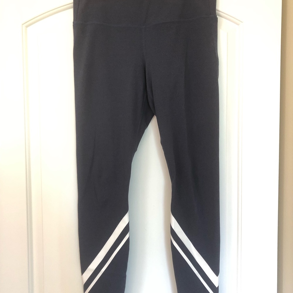High rise. Chevron compression leggings. LIKE NEW